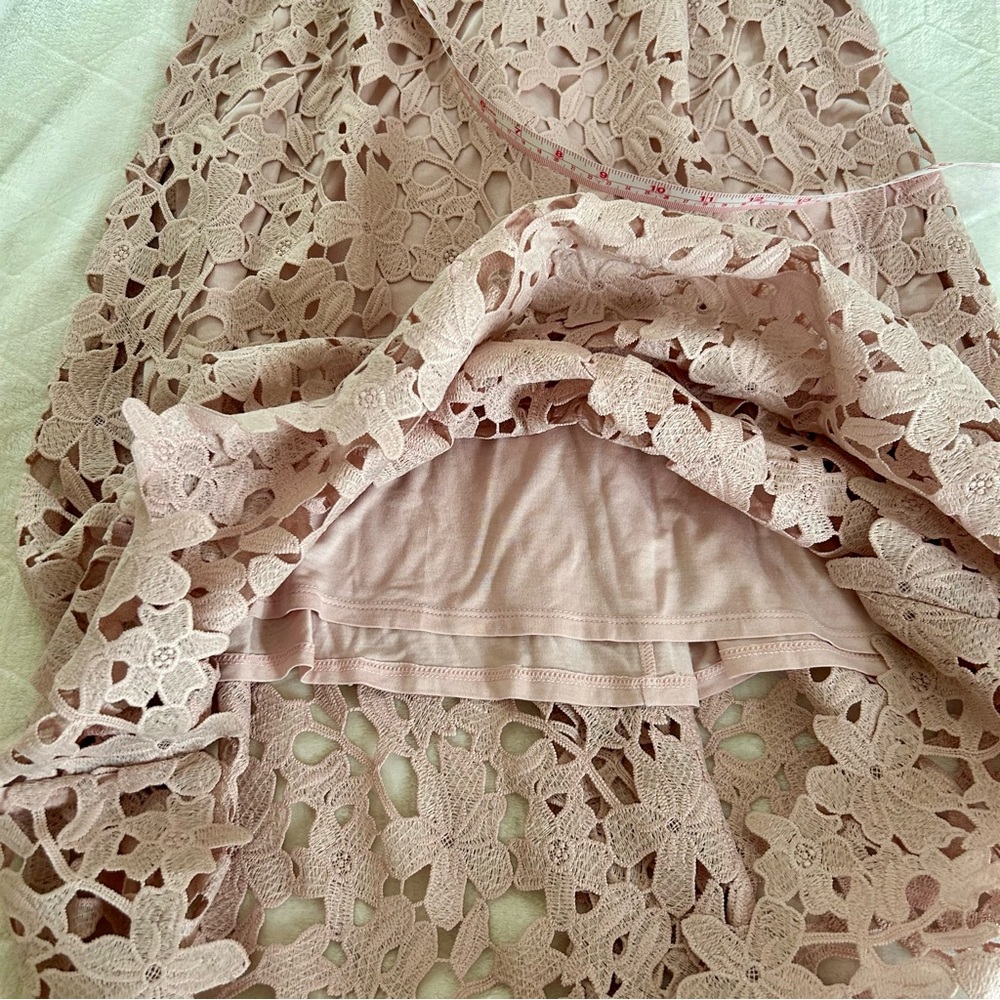 Express Women’s Pale Truffle Pink Floral Lace Midi Dress Size Small Petite - Picture 6 of 11